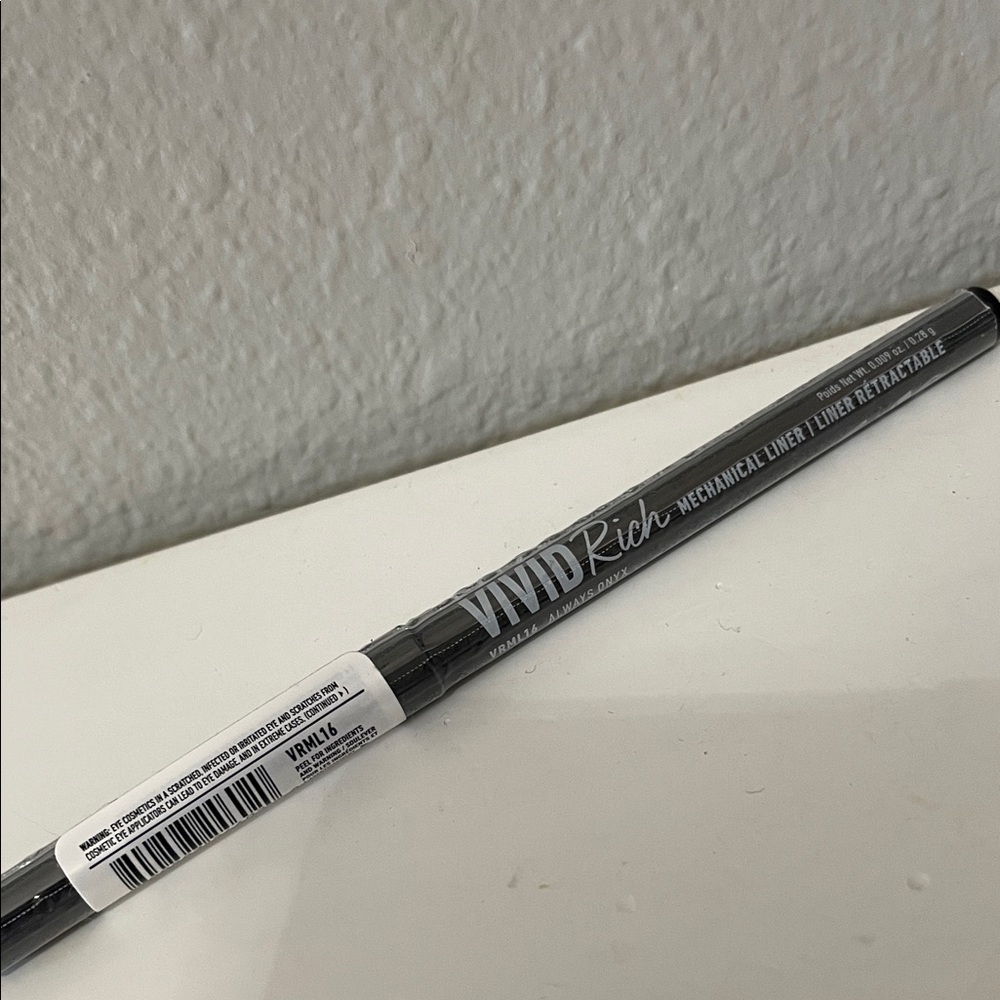 $3💗 NYX Vivid Rich Mechanical Eyeliner Pencil